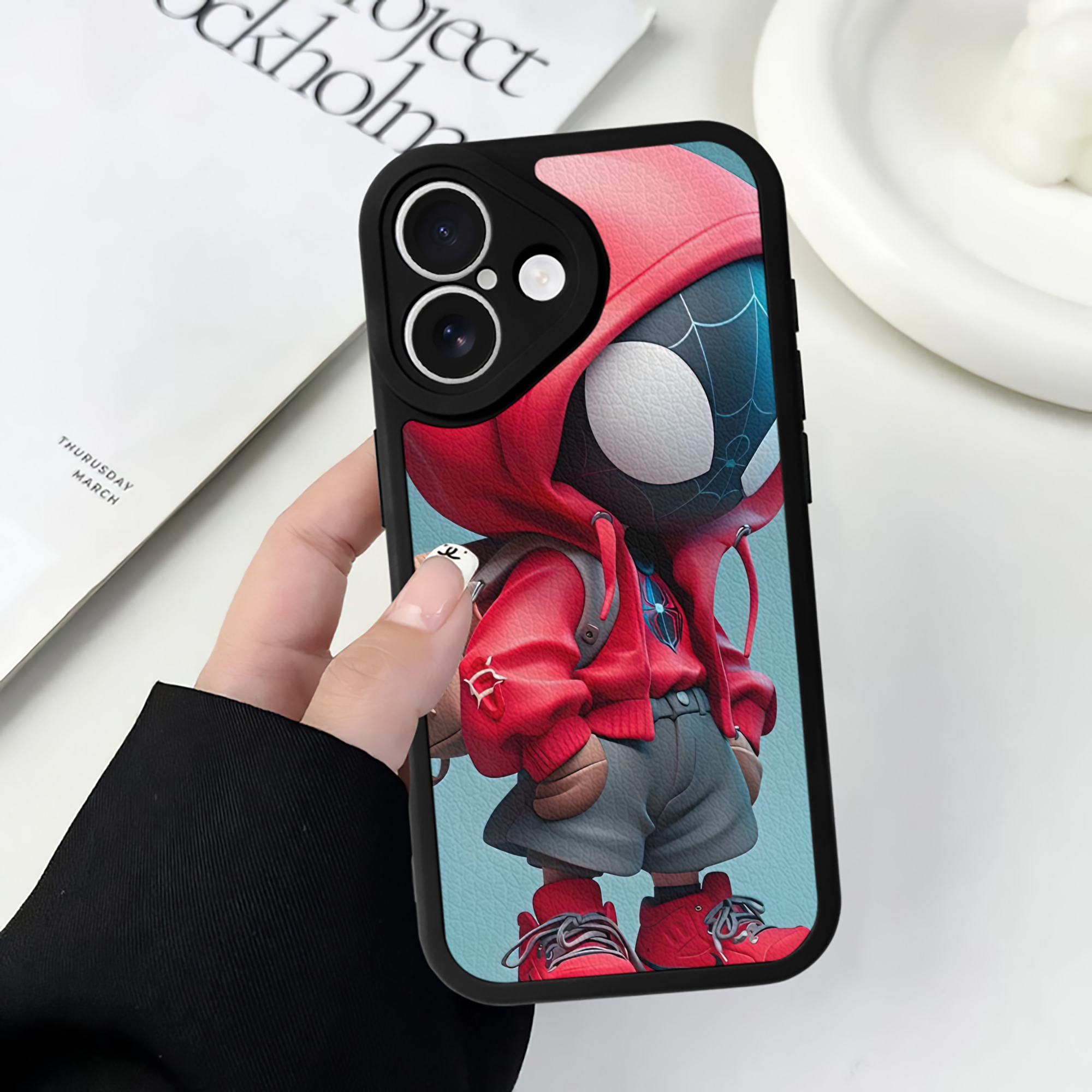 Spider Man スパイダーマン 【iPhone 16シリーズ対応】シリコンスマホケース（レザー調） 材質：シリコン